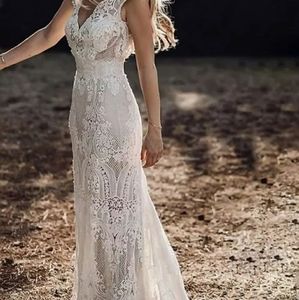 NWT White Lace BoHo Sheath Dress w/a Short Train